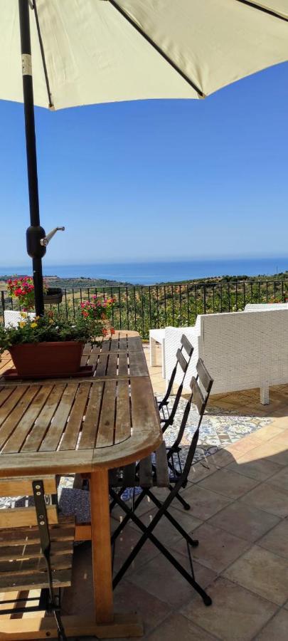 Villa Immersa In Oliveto Vista Mare Sciacca Eksteriør billede